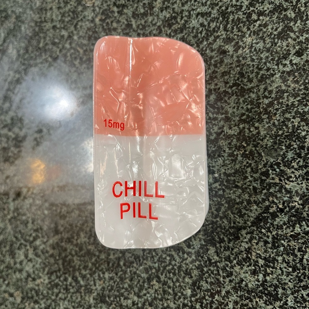 💊 NWT Chill Pill Hair Claw Clip - Pink/White